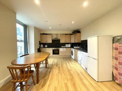 1 Bedroom House Share For Rent In R1
