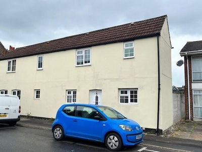 1 Bedroom Semi-detached House For Rent In Gosport, Hampshire