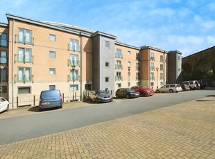 2 bedroom apartment for sale in Birkhouse Lane, Paddock, Huddersfield, West Yorkshire, HD4