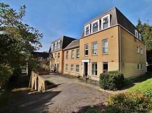 2 bedroom apartment for sale in Palmerston Court, Winchester, SO23