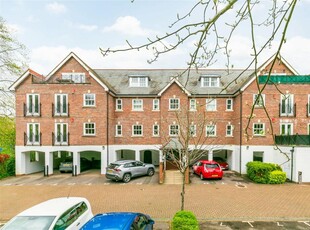 2 bedroom apartment for sale in Sells Close, Guildford, GU1
