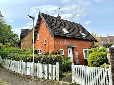 2 bedroom detached house for sale Basildon, SS15 4BW