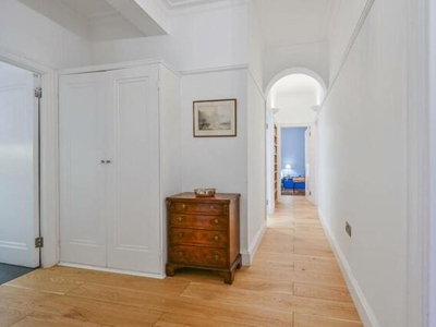 2 Bedroom Flat For Rent In Mayfair, London