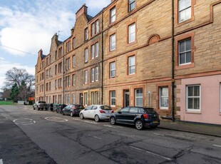 2 bedroom flat for sale in 4/4 Balfour Place, Leith, Edinburgh, EH6 5DW, EH6