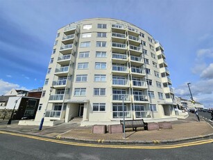 2 bedroom flat for sale in Royal Parade, Eastbourne BN22 7AX, BN22