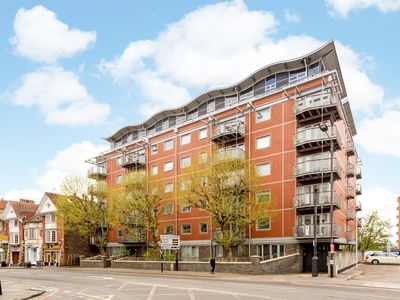 2 bedroom property to let in 30 Park Row Clifton BS1