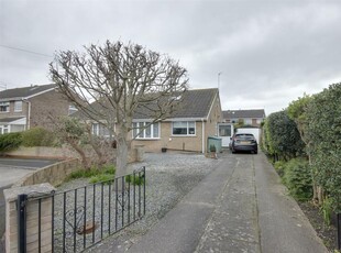 2 bedroom semi-detached bungalow for sale in Lincoln Green, Anlaby Common, HU4