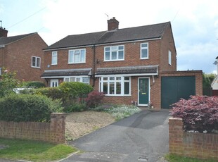 2 bedroom semi-detached house for sale in Woodcote Way, Reading, RG4