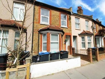 2 Bedroom Terraced House For Rent In Croydon