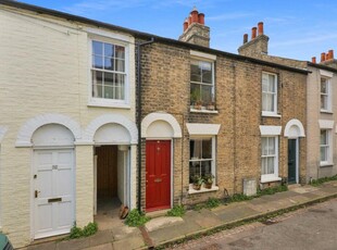 2 bedroom terraced house for sale in Albert Street, Cambridge, CB4