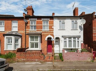 2 bedroom terraced house for sale in Chester Street, Caversham, Reading, RG4
