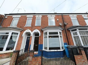 2 bedroom terraced house for sale in Thoresby Street, Hull, HU5
