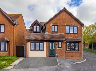 3 bedroom detached house for sale in Thornhill Drive, St Andrews Ridge, Swindon, Wiltshire, SN25