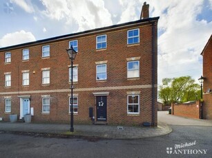 3 Bedroom End Of Terrace House For Sale In Fairford Leys, Aylesbury
