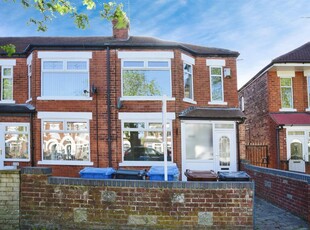 3 bedroom end of terrace house for sale in Priory Road, Hull, HU5