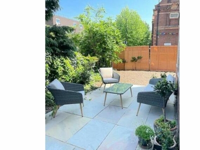 3 Bedroom Flat For Sale In Tooting