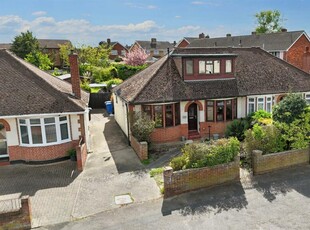 3 bedroom semi-detached bungalow for sale in Bramford Lane, Ipswich, IP1