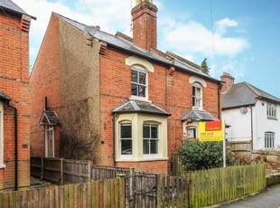 3 Bedroom Semi-detached House For Sale In Ascot
