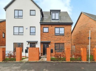 3 Bedroom Semi-detached House For Sale In Denton, Manchester