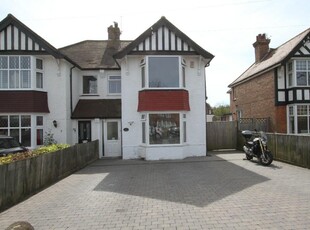 3 bedroom semi-detached house for sale in Park Avenue, Eastbourne, BN21
