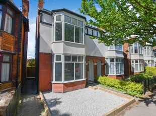 3 bedroom semi-detached house for sale in Richmond Street, Hull, HU5
