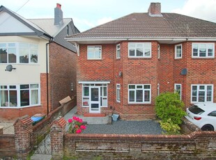 3 bedroom semi-detached house for sale in Upper Shirley, Southampton, SO15