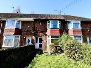 3 bedroom terraced house for sale in Cranbrook Avenue, Hull, HU6