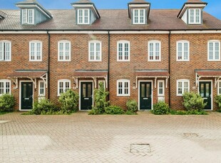 3 bedroom terraced house for sale in Ollivers Chase, Goring-By-Sea, Worthing, BN12