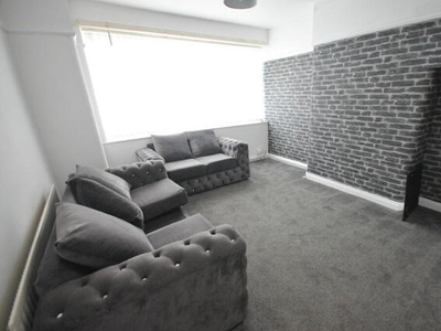 3 Bedroom Town House For Rent In Warrington, Cheshire