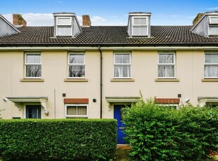 3 bedroom town house for sale in Lavinia Walk, Taw Hill, Swindon, SN25