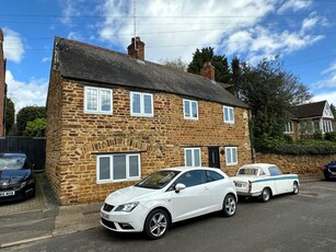 4 bedroom cottage for sale in Raynsford Road, Dallington, Northampton, NN5