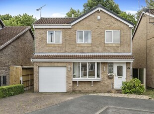4 bedroom detached house for sale in Meadow Croft, Edenthorpe, Doncaster, DN3