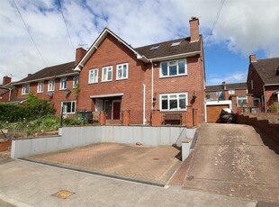 4 bedroom end of terrace house for sale in Prince Charles Road, Stoke Hill, Exeter, EX4