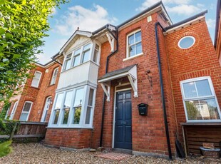 4 bedroom end of terrace house for sale in Uplands Road, Caversham, Reading, RG4