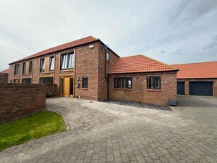 4 Bedroom Semi-detached House For Sale In Bradley, Grimsby