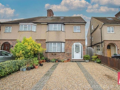 4 bedroom semi-detached house for sale Watford, WD24 7DY