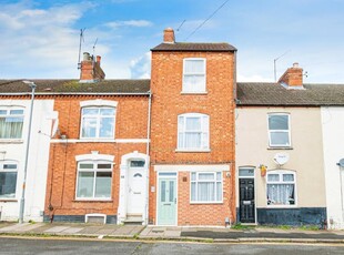 4 bedroom terraced house for sale in Junction Road, Northampton, NN2