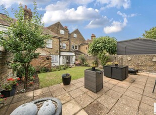 4 bedroom terraced house for sale in Park Road, Ramsgate, CT11