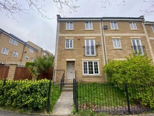 4 Bedroom Town House For Rent In Birkby