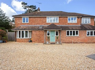 5 bedroom detached house for sale in Abbotts Close, Winchester, Hampshire, SO23