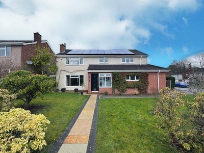5 Bedroom Detached House For Sale In Four Oaks, Sutton Coldfield