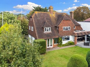 5 bedroom detached house for sale in Poulters Lane, Worthing, BN14