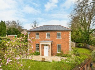 5 bedroom detached house for sale in Sleepers Delle Gardens, Winchester, SO22