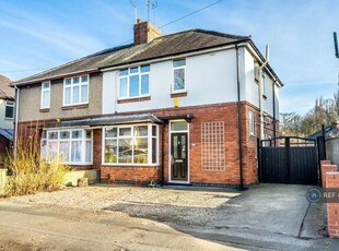 5 Bedroom Semi-detached House For Rent In York