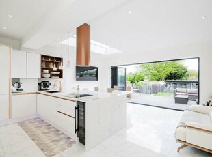 5 Bedroom Semi-detached House For Sale In Woodford Green, Essex