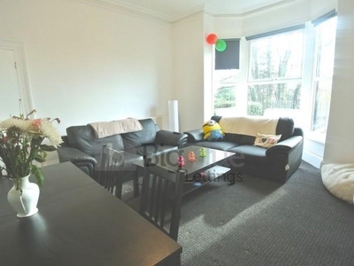 6 Bedroom Terraced House For Rent In Leeds, Hyde Park