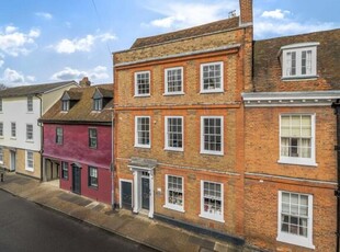 6 Bedroom Town House For Rent In Hertford