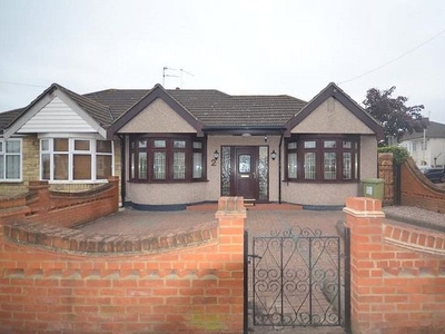 Bungalow to rent in Central Drive, Hornchurch, Essex RM12