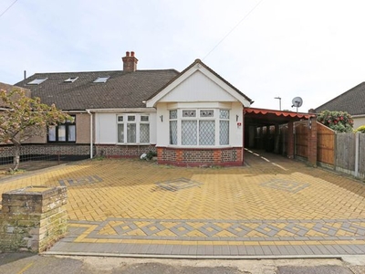Bungalow to rent in Portland Gardens, Chadwell Heath RM6