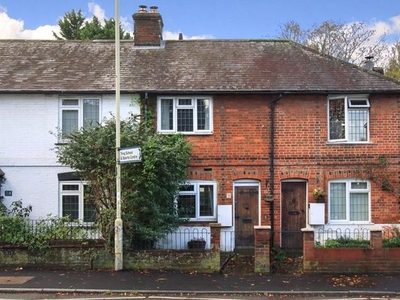 Cottage to rent in Brook Street, Tring HP23